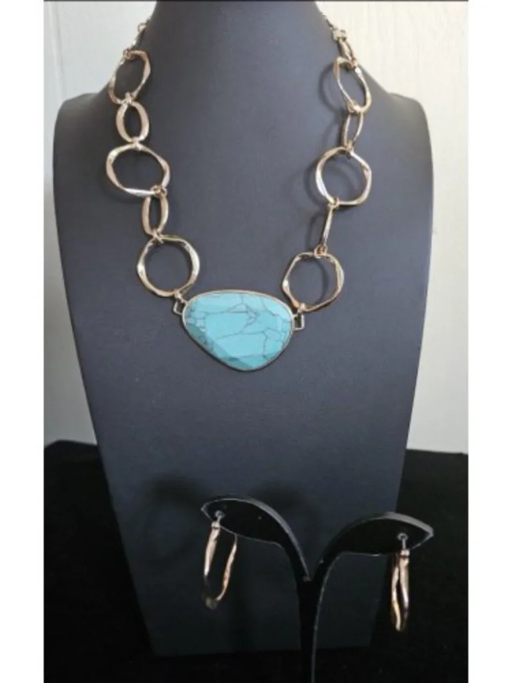 Vintage AVON Goldtone Chunky Chain Turquoise Blue Stone Necklace and Hoop Earrin